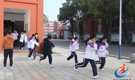 石门二中：消防疏散大演练，共筑安全“防火墙”